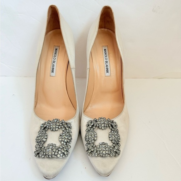 Manolo Blahnik Gray Satin floral Hangisi 90mm crystal embellished pumps EU 40 - Picture 3 of 13